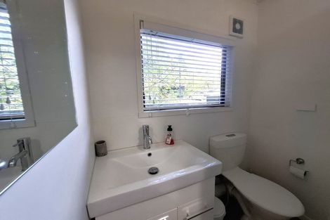 Photo of property in 1/72 Lake Road, Northcote, Auckland, 0627