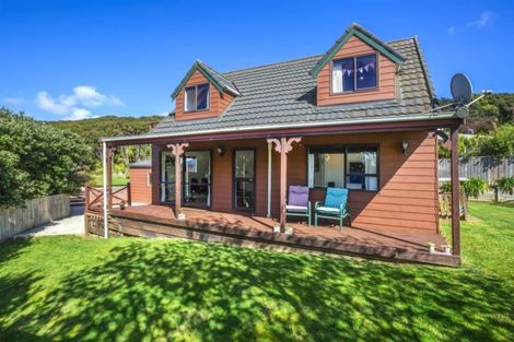 Photo of property in 9 Seagull Place, Whitby, Porirua, 5024