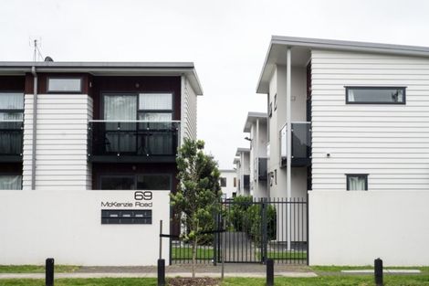 Photo of property in 1/69 Mckenzie Road, Mangere Bridge, Auckland, 2022