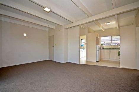 Photo of property in 2 Edwards Avenue, Henderson, Auckland, 0610
