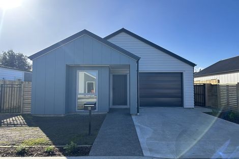 Photo of property in 18 Koru Loop, Paraparaumu, 5032