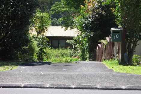 Photo of property in 12 Idyll Place, Northcross, Auckland, 0632