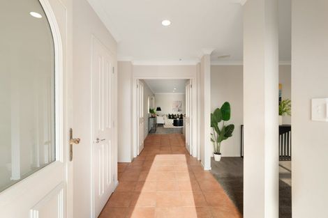 Photo of property in 5 Castlehill Court, Wattle Downs, Auckland, 2103