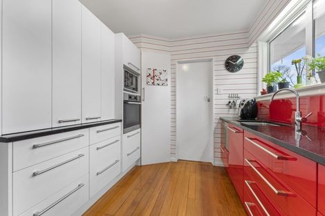 Photo of property in 17 Oriana Crescent, Hornby, Christchurch, 8042