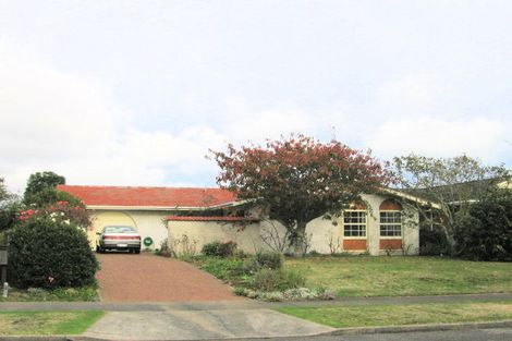 Photo of property in 25 Rewarewa Crescent, Waikanae, 5036