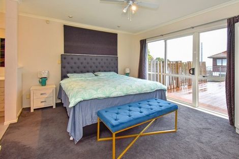 Photo of property in 32 Ewhurst Place, Goodwood Heights, Auckland, 2105