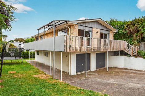 Photo of property in 16 Sunset Street, Hilltop, Taupo, 3330