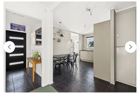 Photo of property in 73a Awaroa Road, Helensville, 0800