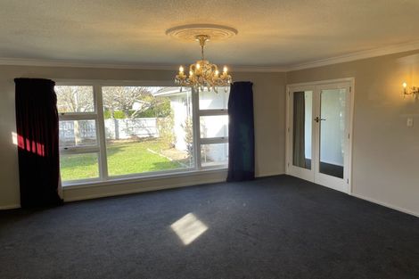 Photo of property in 17 Oakfield Street, Burnside, Christchurch, 8053