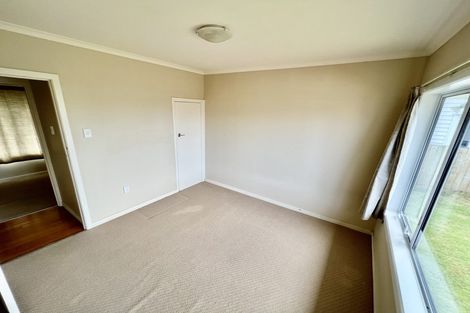 Photo of property in 8 Border Road, Henderson, Auckland, 0612