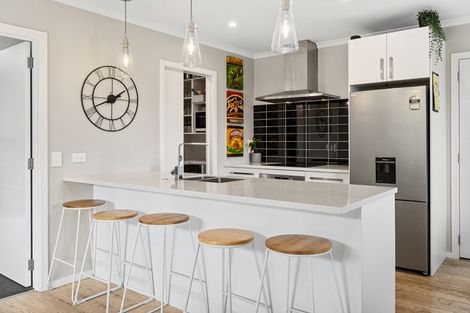 Photo of property in 7 Livingstone Drive, Papamoa Beach, Papamoa, 3118