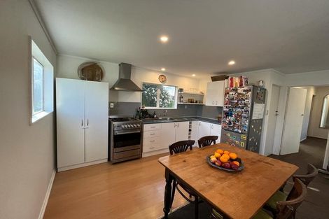 Photo of property in 25 Tawa Road, Te Atatu Peninsula, Auckland, 0610