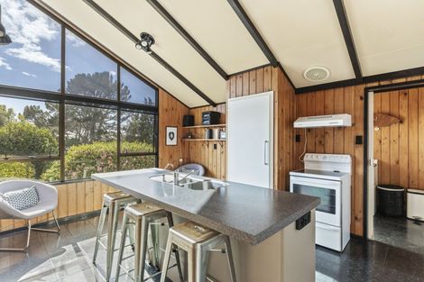 Photo of property in 19 Caledonia Place, Highlands Park, New Plymouth, 4312