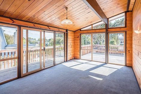 Photo of property in 64 Manly Street, Paraparaumu Beach, Paraparaumu, 5032