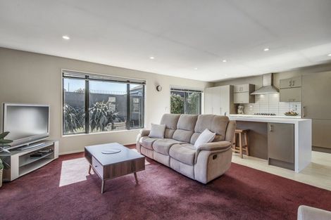 Photo of property in 6 Zuppicich Lane, Woodend, 7610