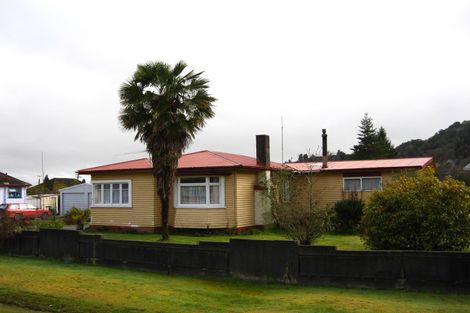 Photo of property in 4 Dunn Street, Reefton, 7830