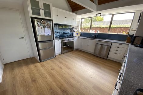 Photo of property in 9 Truscott Grove, Awapuni, Palmerston North, 4412