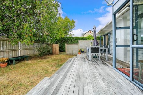 Photo of property in 4 Trinidad Road, Sunnynook, Auckland, 0620