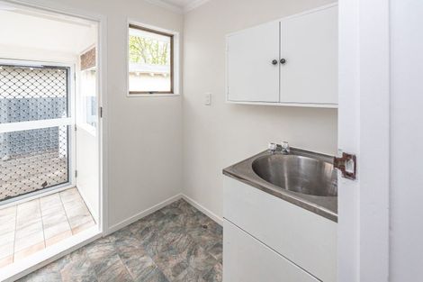 Photo of property in 2 Parkes Avenue, Saint Johns Hill, Whanganui, 4501