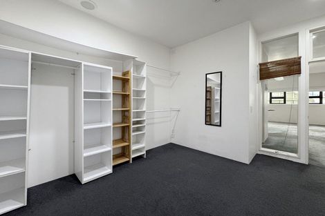 Photo of property in Endeavour Apartments, 19/125u Thorndon Quay, Pipitea, Wellington, 6011