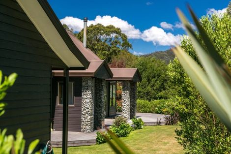 Photo of property in 28 Lady Cobham Grove, Anakiwa, Picton, 7281