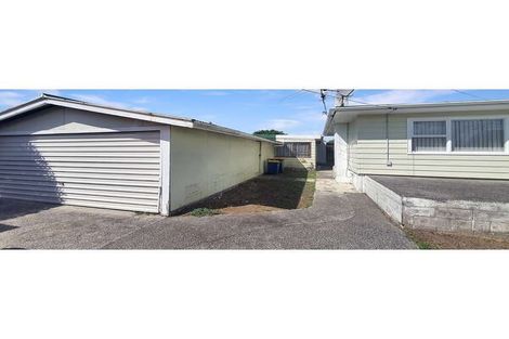 Photo of property in 24 Stokes Avenue, Te Atatu Peninsula, Auckland, 0610