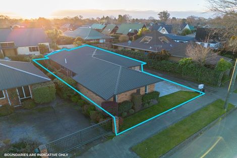 Photo of property in 2/15 Withells Road, Avonhead, Christchurch, 8042