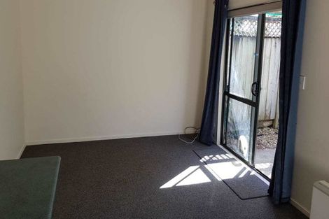 Photo of property in 4/3 Orwell Road, Greenhithe, Auckland, 0632