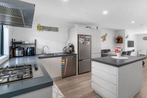 Photo of property in 19/9u Surrey Street, Tawa, Wellington, 5028