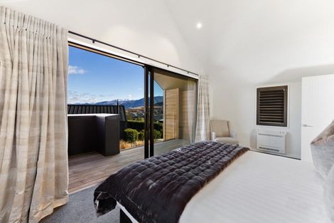 Photo of property in 4 Stockyard Lane, Jacks Point, Queenstown, 9371