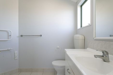 Photo of property in 38 Kurupae Road, Hilltop, Taupo, 3330