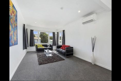 Photo of property in 11 Derby Place, Cannons Creek, Porirua, 5024