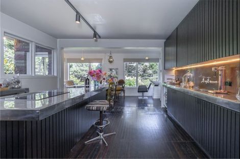 Photo of property in 15 Opou Road, Titirangi, Auckland, 0604