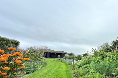 Photo of property in 154 Ohinepanea Road, Pukehina, Te Puke, 3186