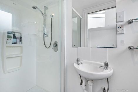 Photo of property in The Villas, 33u3 Hobson Street, Thorndon, Wellington, 6011