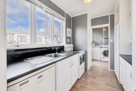 Photo of property in 20 Riserra Drive, Ranui, Auckland, 0612