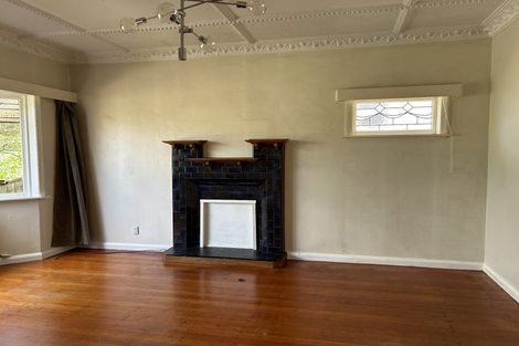 Photo of property in 5 Westland Road, Mount Cook, Wellington, 6021