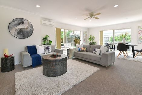 Photo of property in 106 Lakeside Drive, Orewa, 0931