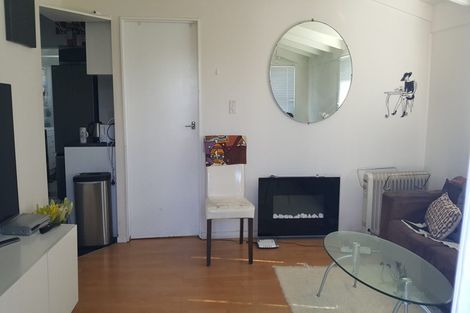 Photo of property in 18/125u Queens Drive, Lyall Bay, Wellington, 6022