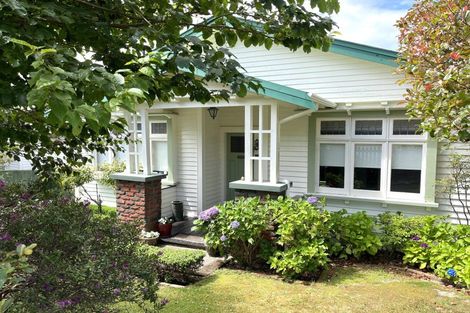 Photo of property in 37 Beauchamp Street, Karori, Wellington, 6012