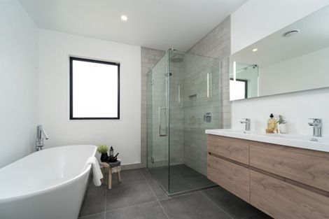 Photo of property in 35 Westwood Avenue, Greytown, 5712