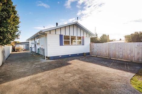 Photo of property in 181a Bridge Street, Bulls, 4818