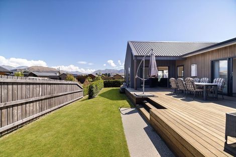 Photo of property in 14 Mount Nicholas Avenue, Wanaka, 9305
