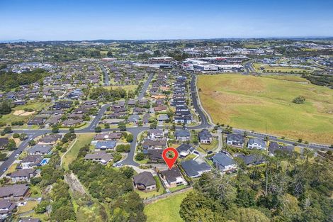 Photo of property in 7 Kingtide Place, Red Beach, 0932