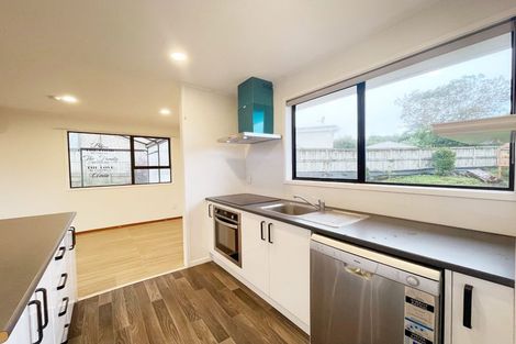 Photo of property in 5 Skyla Place, Massey, Auckland, 0614