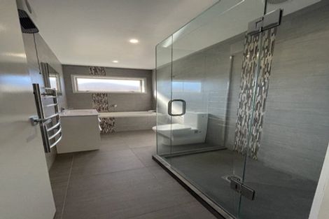 Photo of property in 35 Riverglade Parkway, Te Atatu South, Auckland, 0610