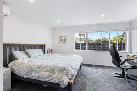 Photo of property in 33 Maygrove Drive, Orewa, 0931