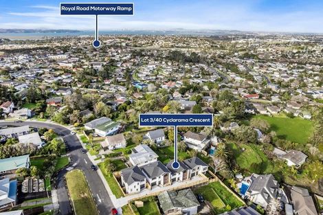 Photo of property in 40c Cyclarama Crescent, Massey, Auckland, 0614