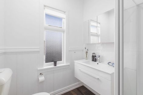 Photo of property in 74 Selwyn Street, Somerfield, Christchurch, 8024