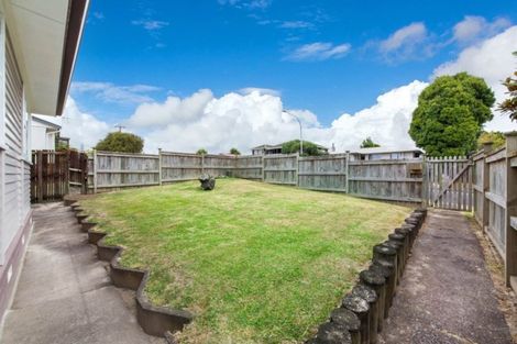 Photo of property in 76 Harrington Road, Henderson, Auckland, 0610